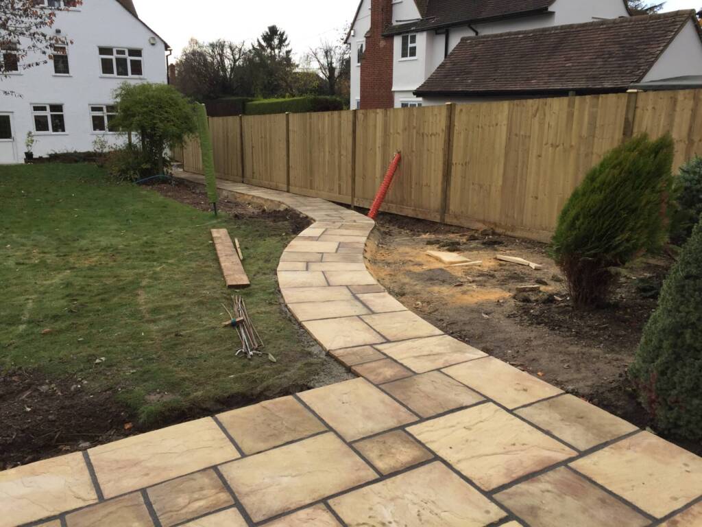 Garden Paths: 6 Design Ideas That Mix Style & Function 3 Garden stone pathway